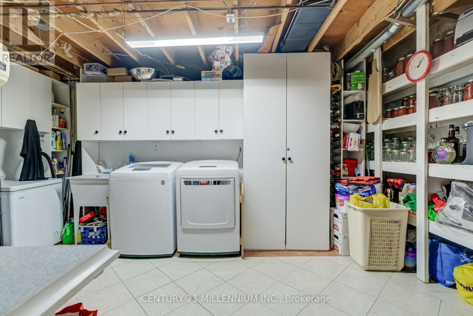 Photo 37 of 10 Greenwood Crescent, Brampton ON