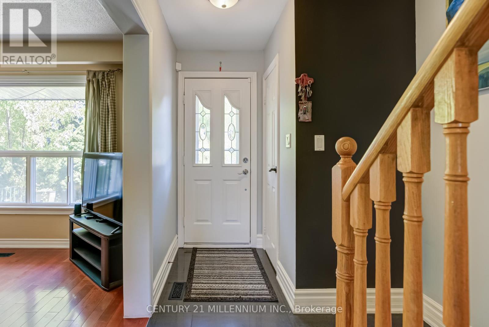 Photo 29 of 10 Greenwood Crescent, Brampton ON