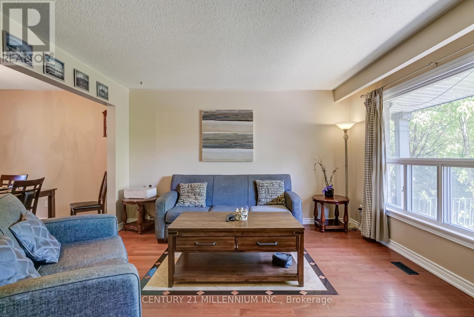 Photo 39 of 10 Greenwood Crescent, Brampton ON
