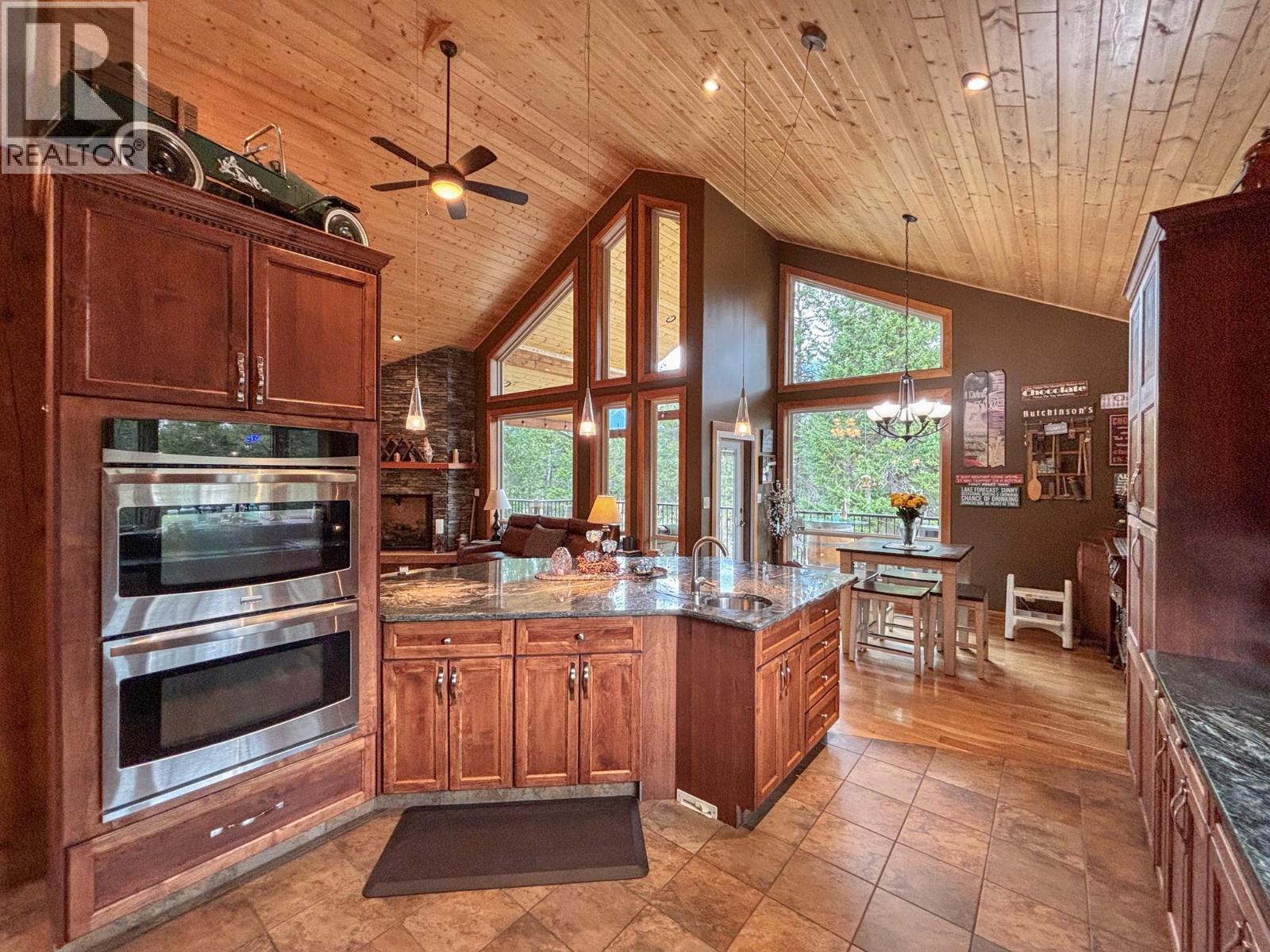 5938 COLUMBIA LAKE Road, Fairmont Hot Springs