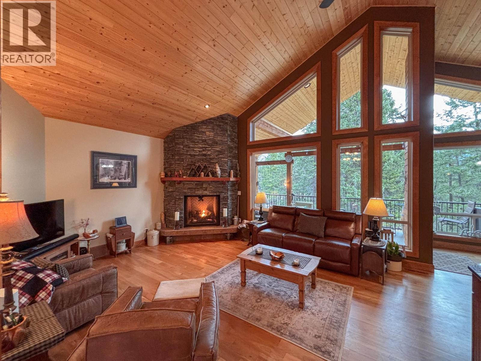 5938 COLUMBIA LAKE Road, Fairmont Hot Springs