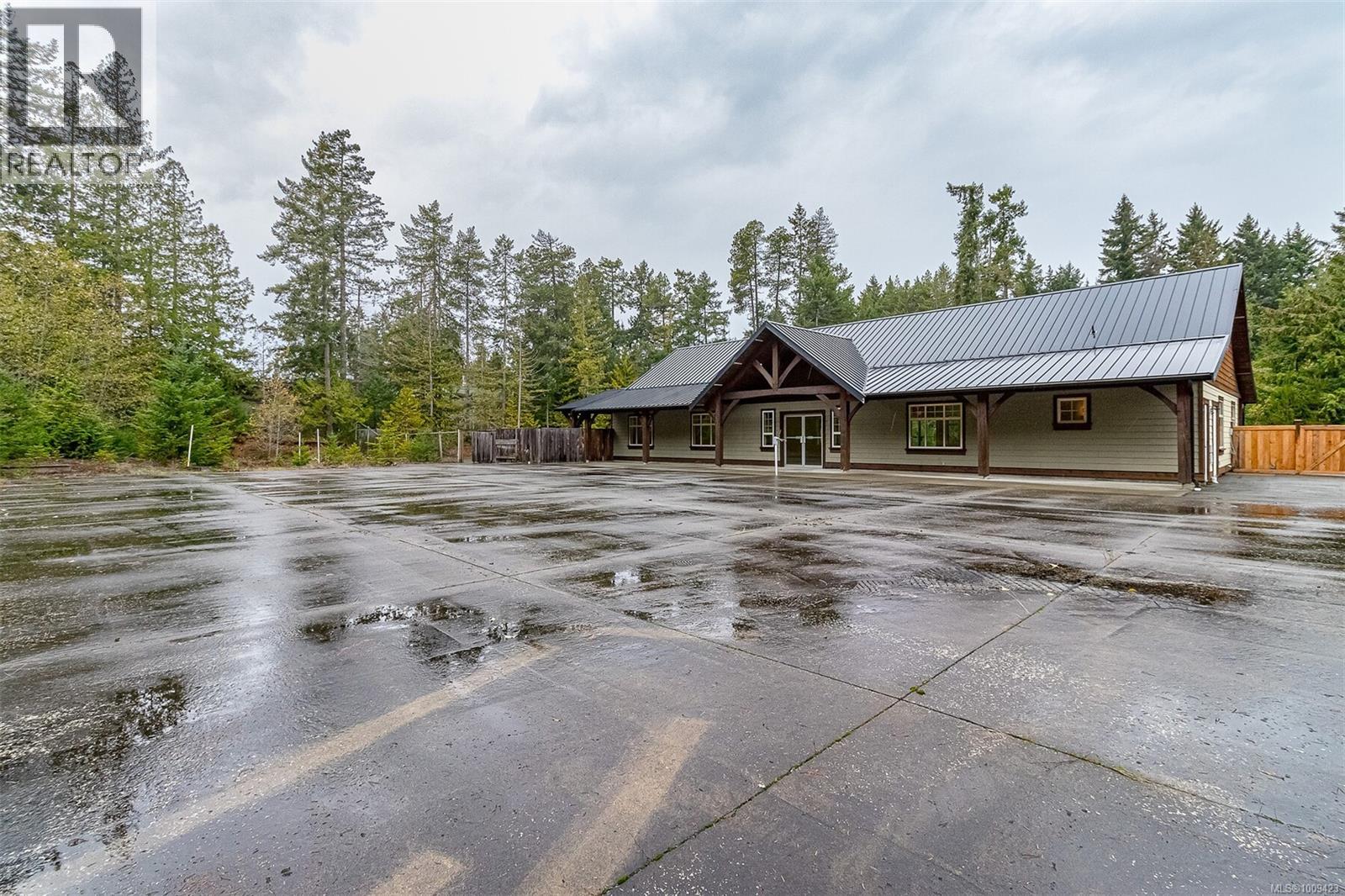 Photo 13 of 230 Rupert Rd E, Qualicum Beach BC