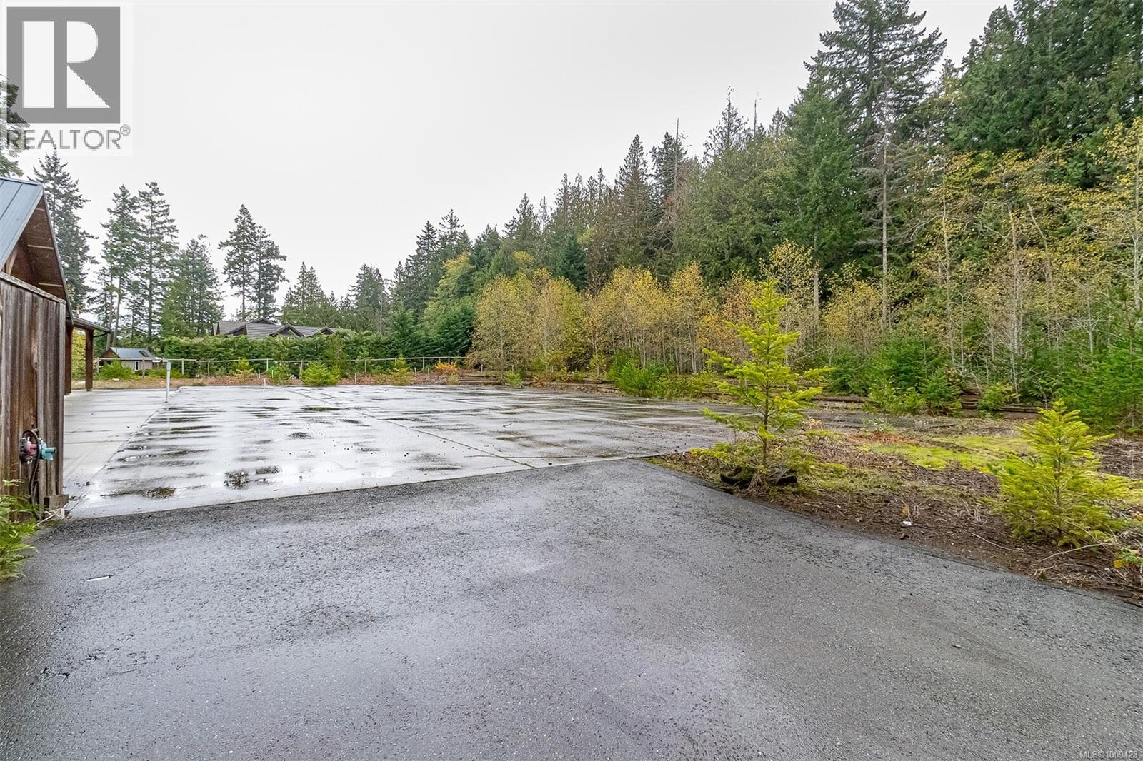 Photo 17 of 230 Rupert Rd E, Qualicum Beach BC