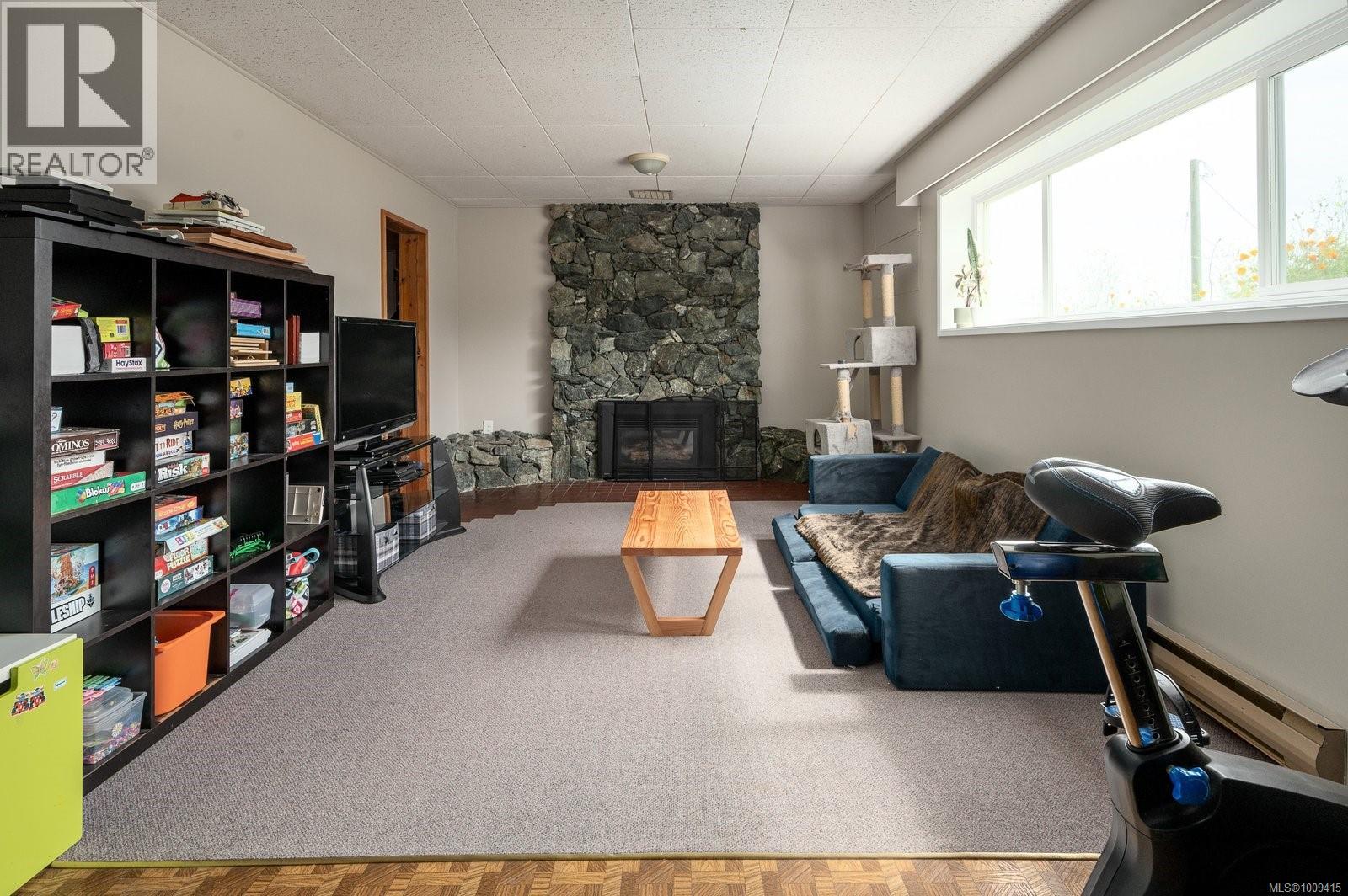 Photo 14 of 10872 Grandview Rd, Saltair BC