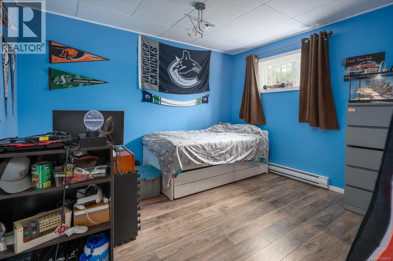 Photo 13 of 10872 Grandview Rd, Saltair BC