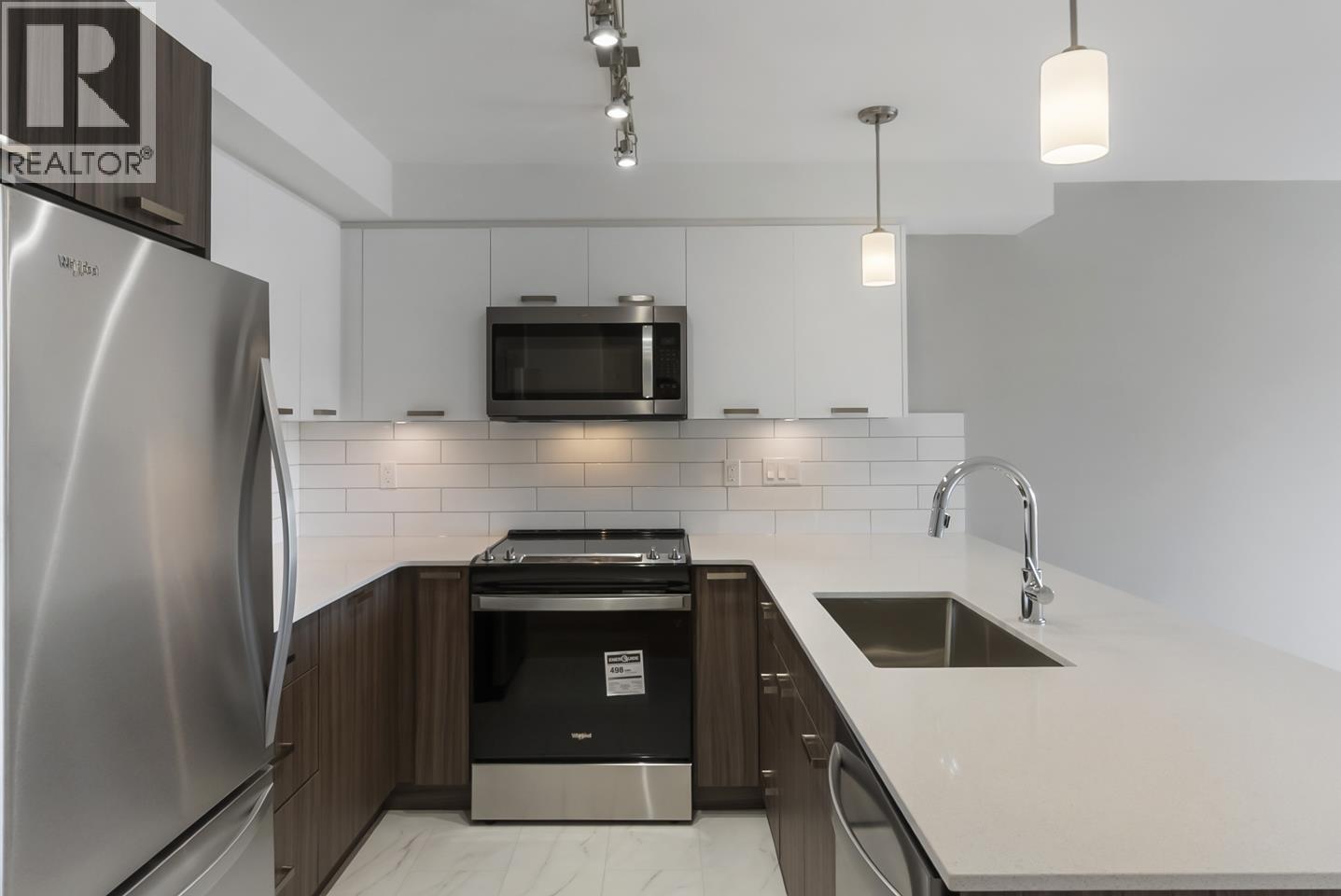 Photo 5 of 209 22562 121 Avenue, Maple Ridge BC