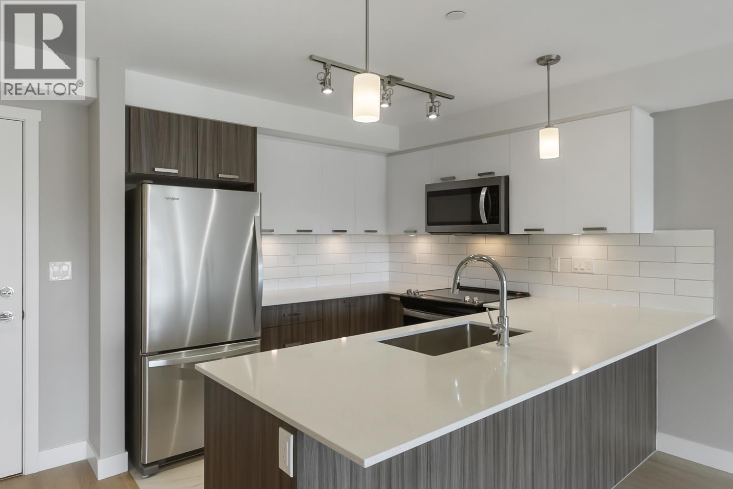 Photo 11 of 209 22562 121 Avenue, Maple Ridge BC
