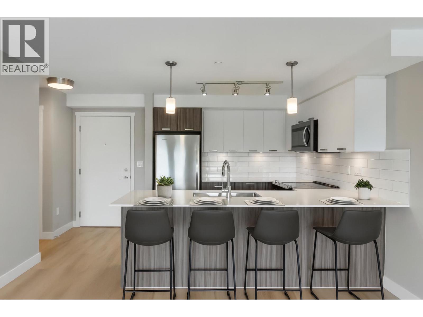 Photo 1 of 209 22562 121 Avenue, Maple Ridge BC