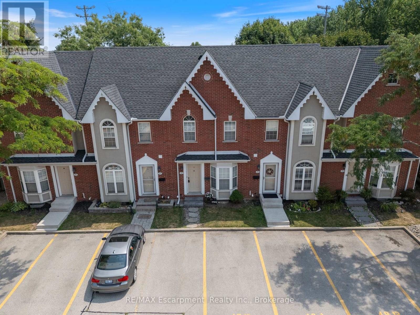 Photo 32 of 47 4200 Kilmer Drive, Burlington ON