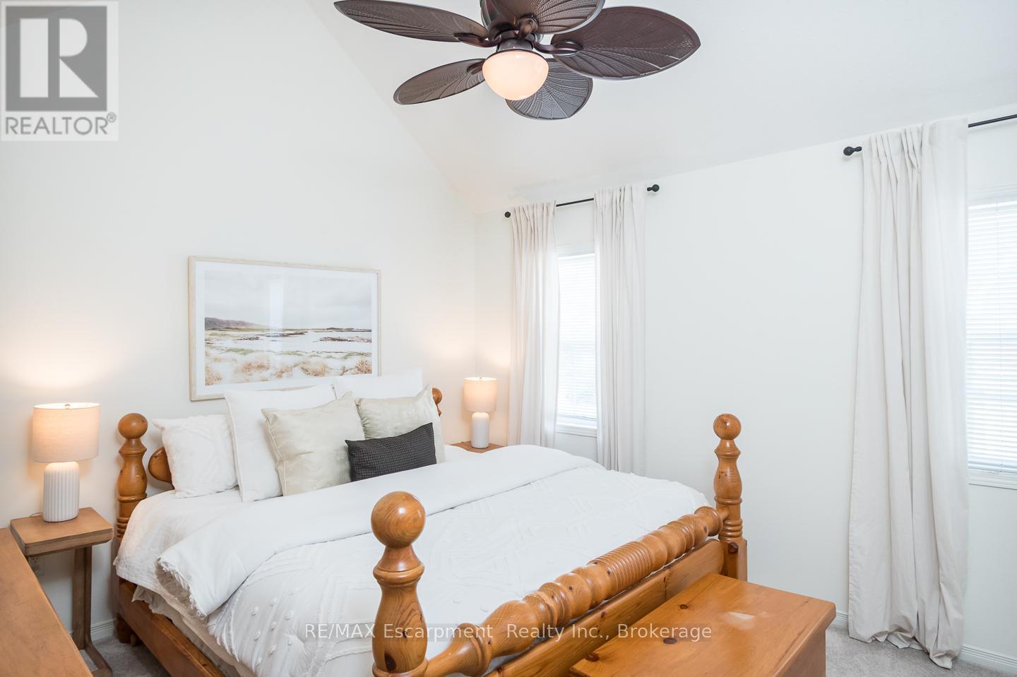 Photo 16 of 47 4200 Kilmer Drive, Burlington ON