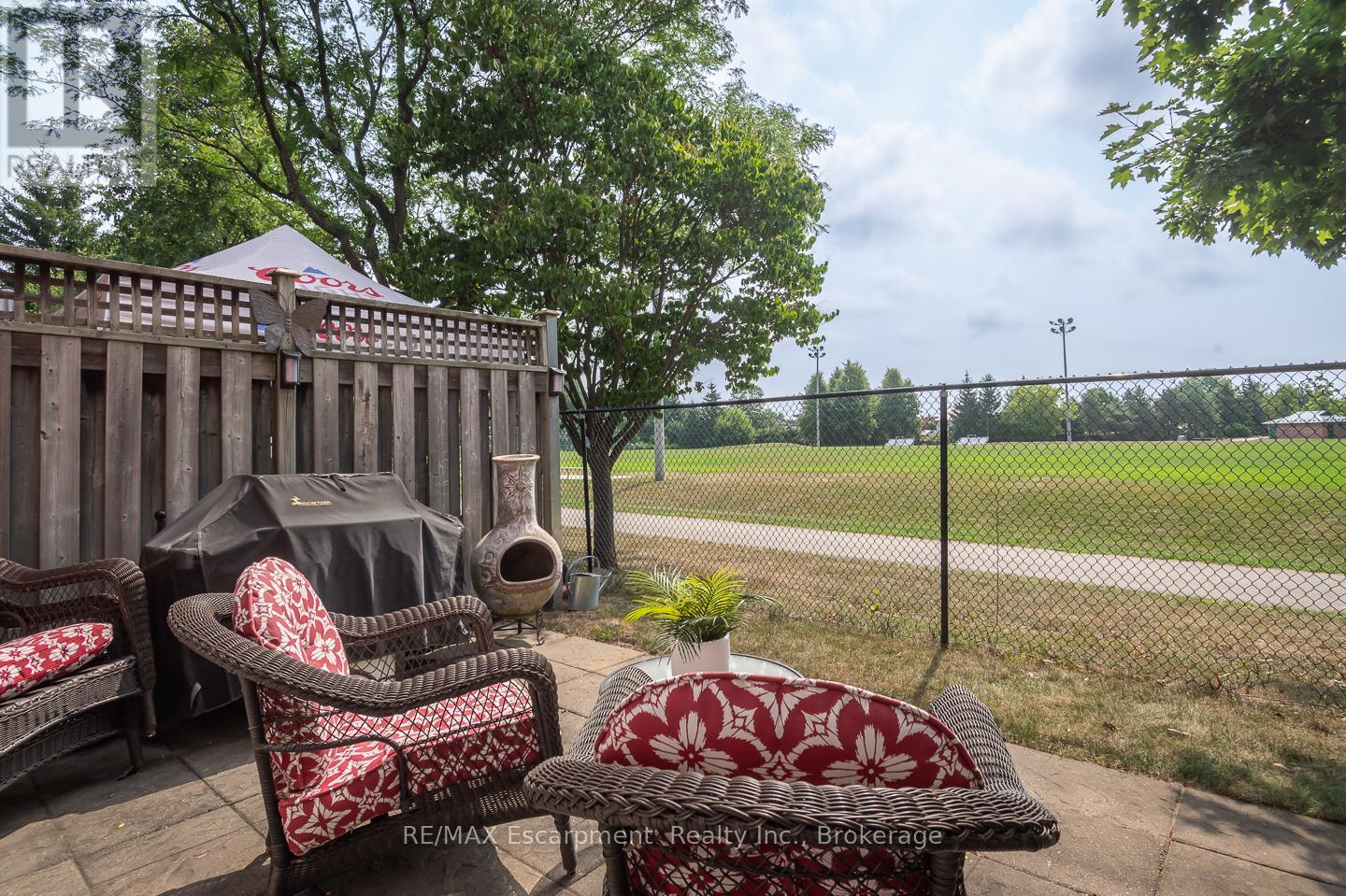 Photo 17 of 47 4200 Kilmer Drive, Burlington ON