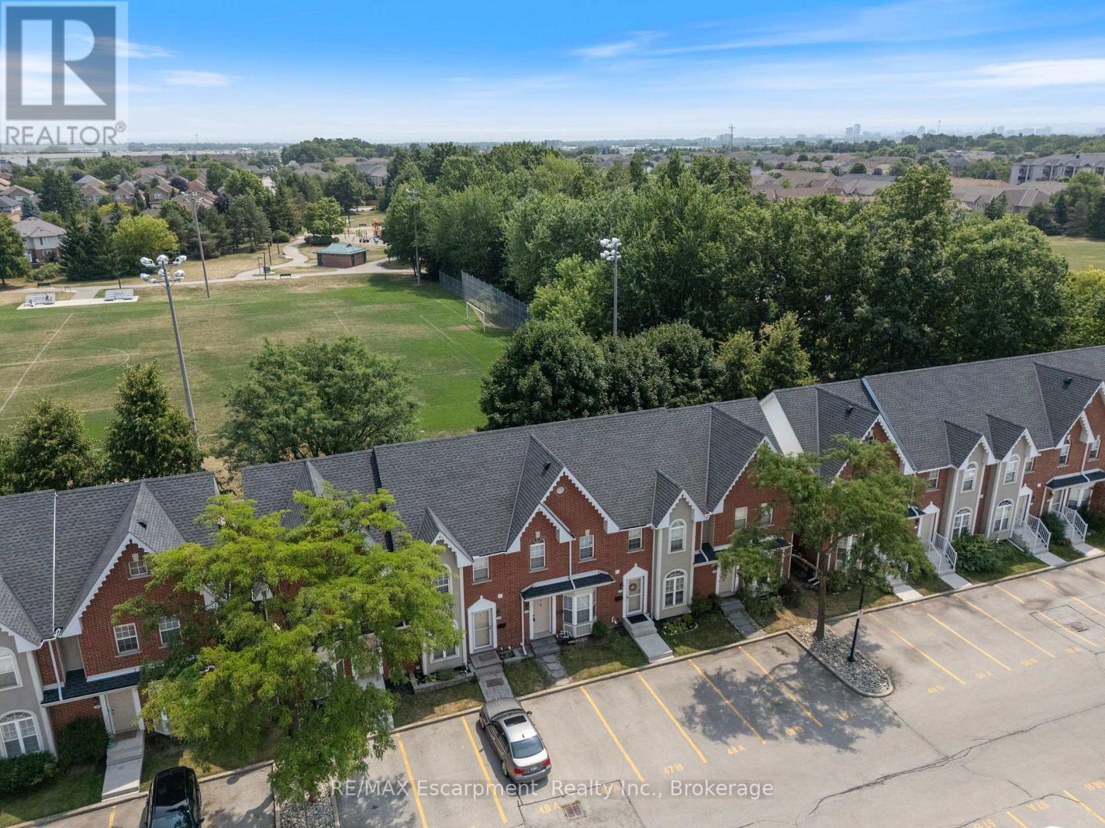 Photo 7 of 47 4200 Kilmer Drive, Burlington ON