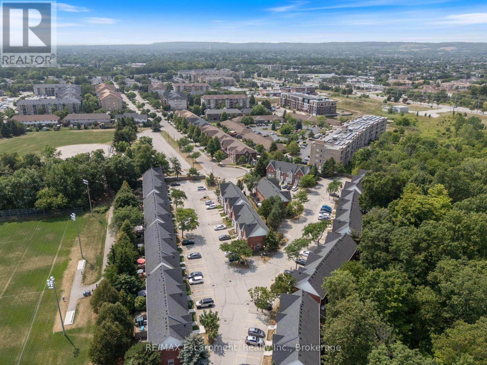 Photo 14 of 47 4200 Kilmer Drive, Burlington ON