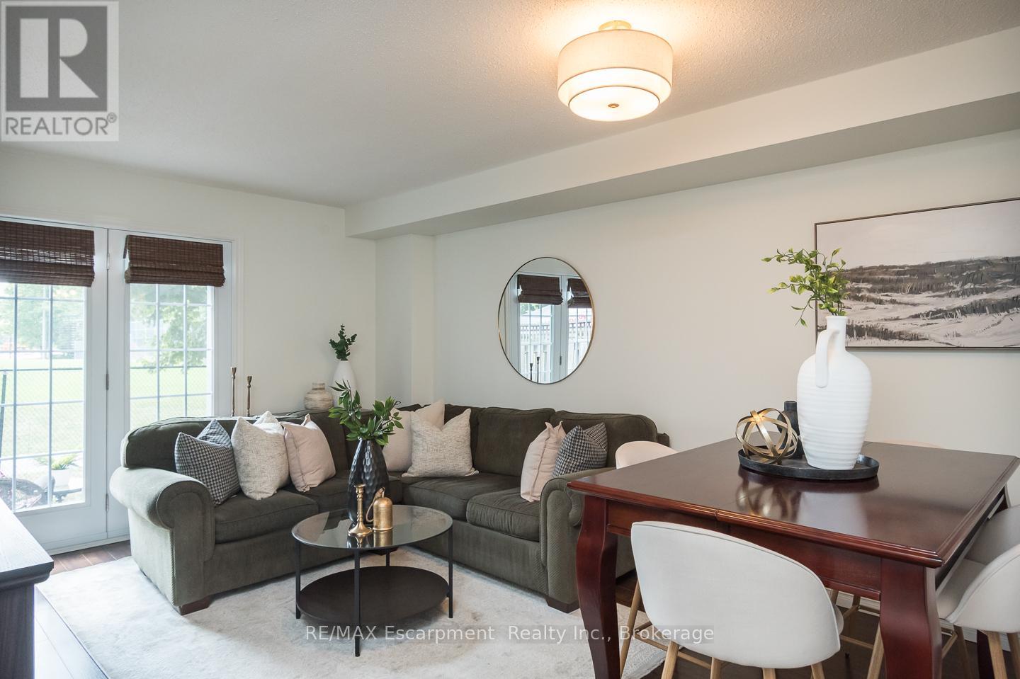 Photo 2 of 47 4200 Kilmer Drive, Burlington ON
