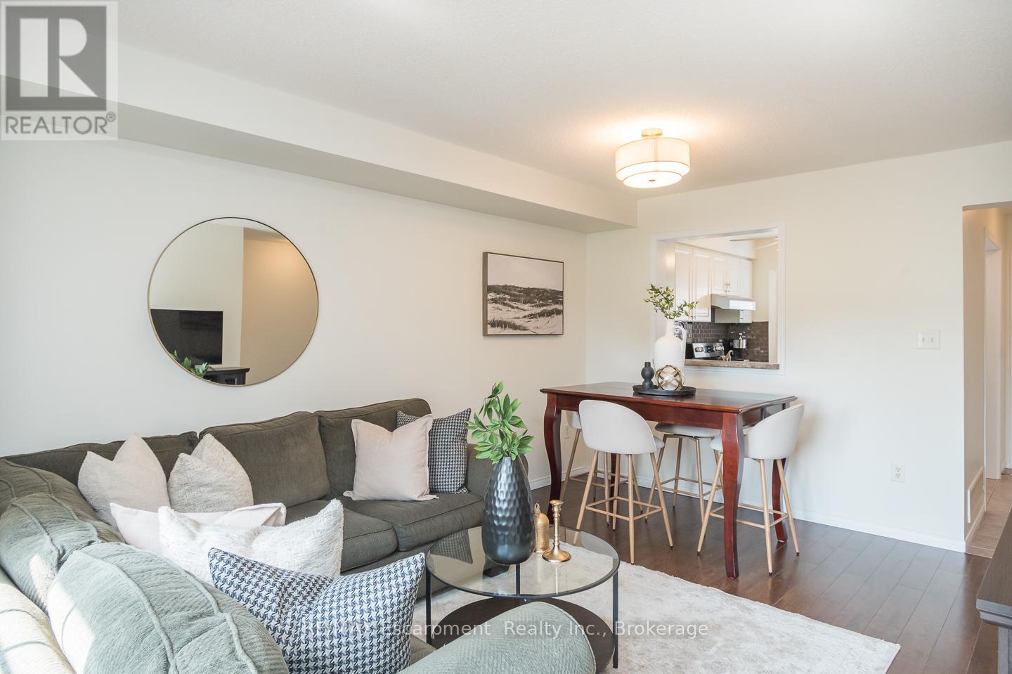 Photo 23 of 47 4200 Kilmer Drive, Burlington ON