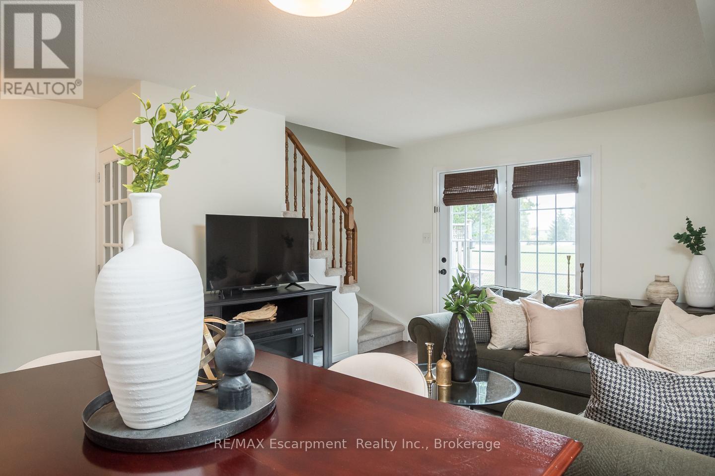 Photo 28 of 47 4200 Kilmer Drive, Burlington ON