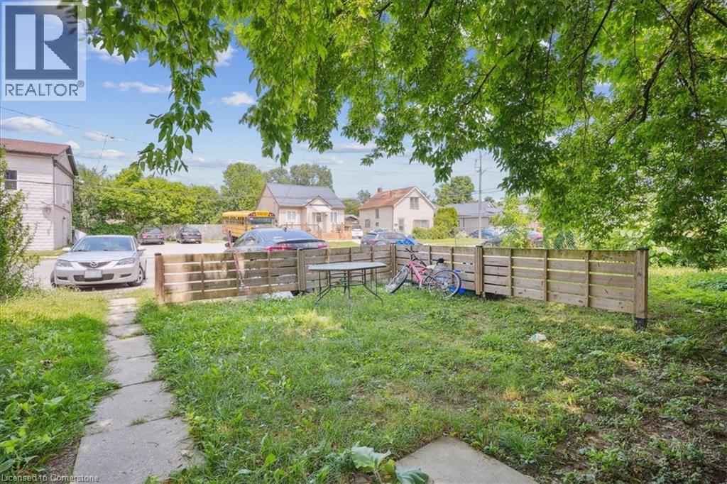 Photo 39 of 63 Pelham Road, St Catharines ON