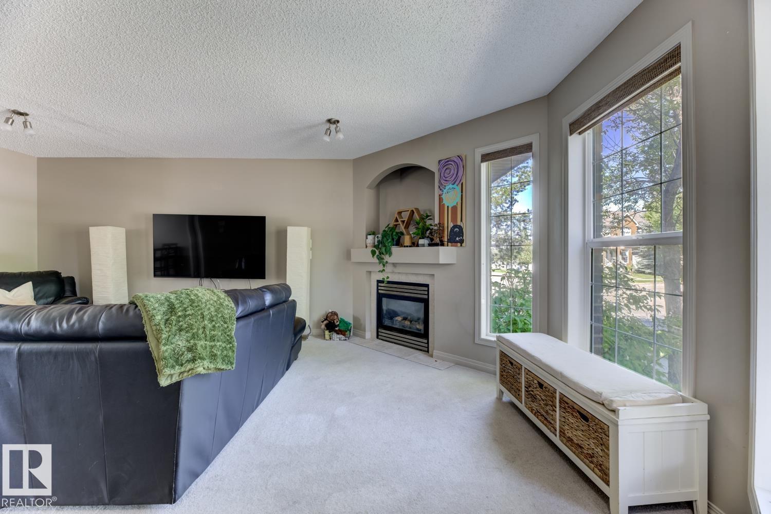 Photo 5 of 18 5281 Terwillegar Bv Nw, Edmonton AB