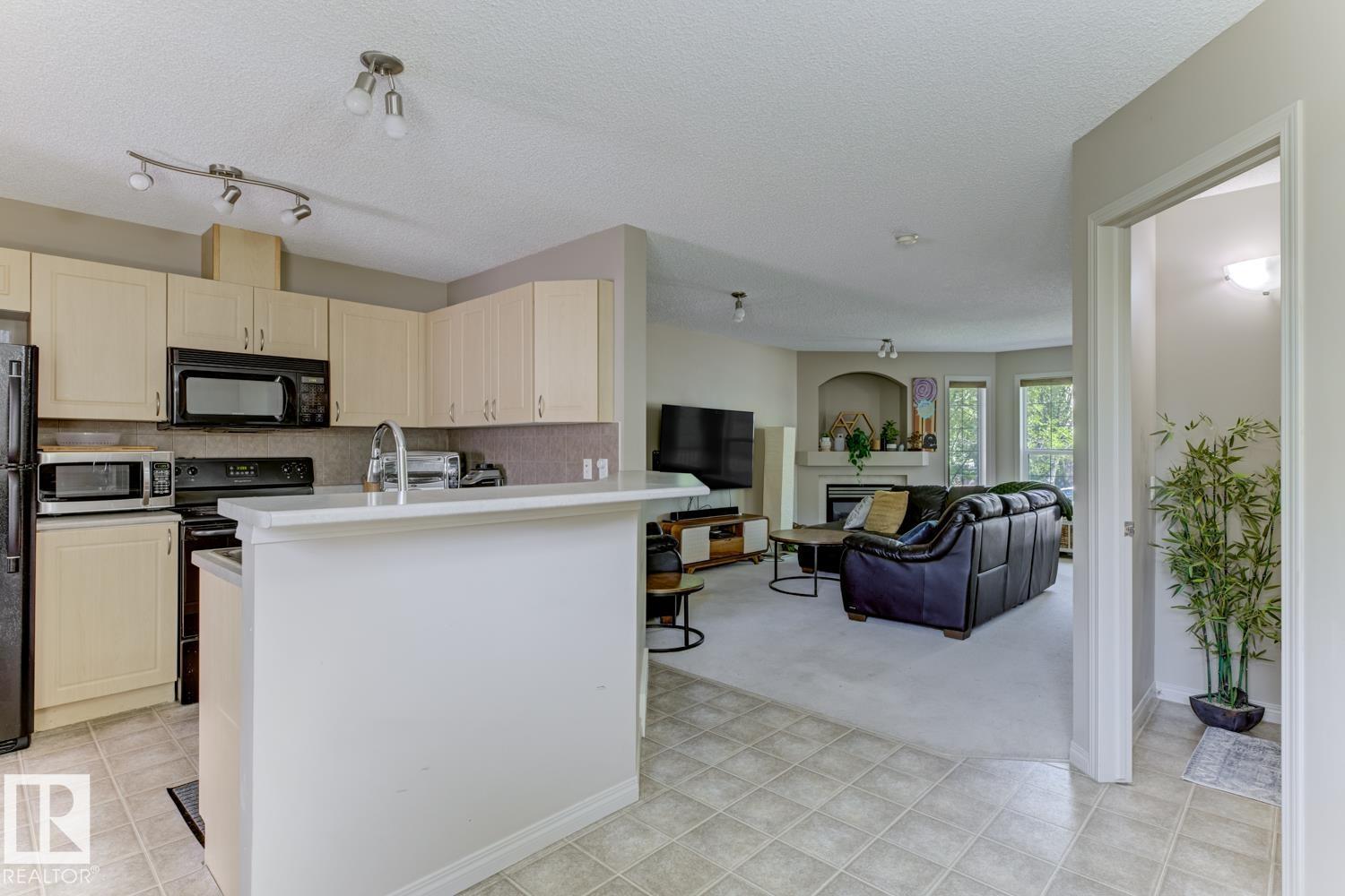 Photo 6 of 18 5281 Terwillegar Bv Nw, Edmonton AB