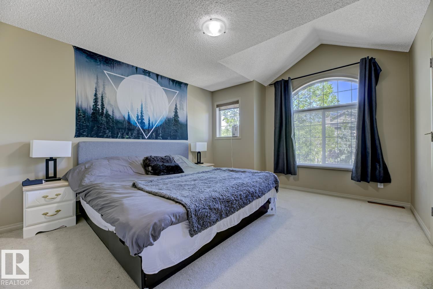 Photo 2 of 18 5281 Terwillegar Bv Nw, Edmonton AB