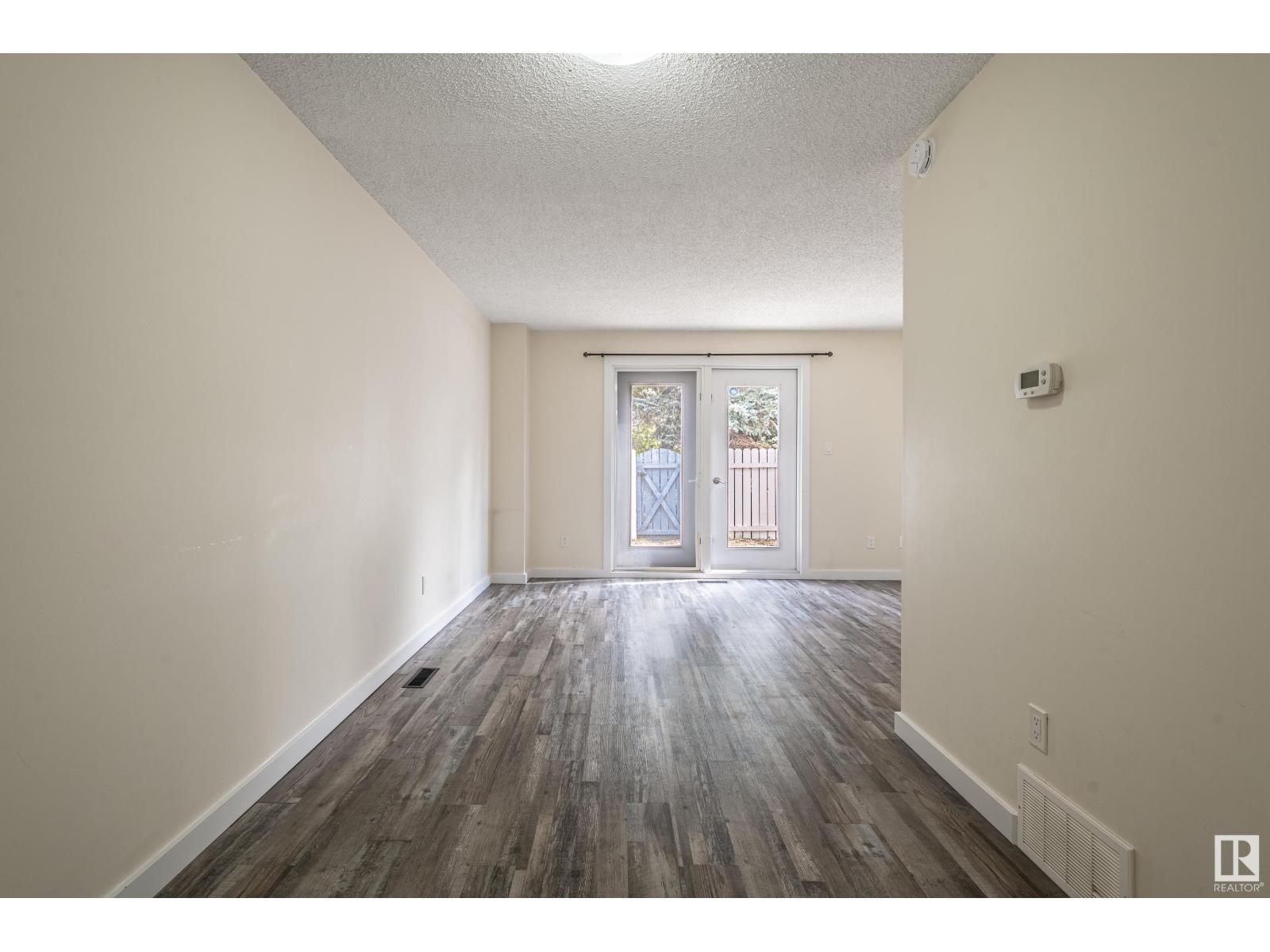 Photo 21 of 105 14707 53 Av Nw, Edmonton AB