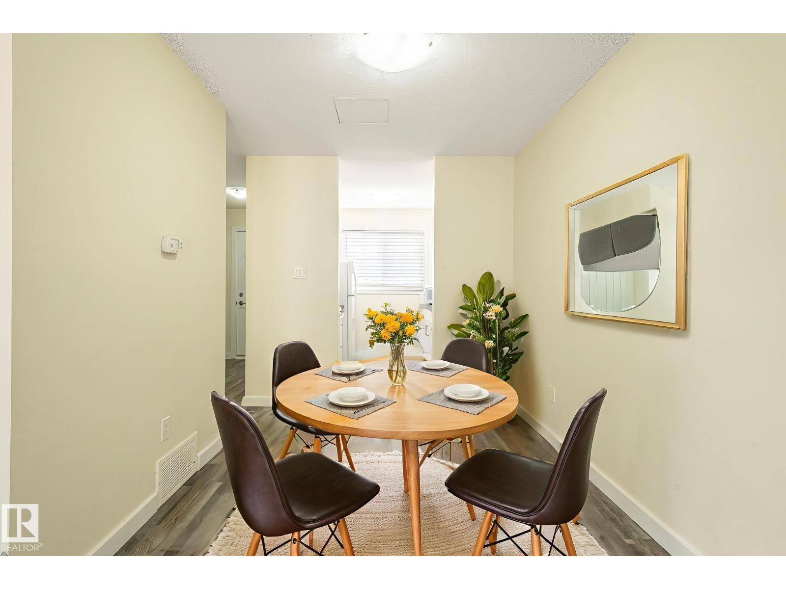 Photo 10 of 105 14707 53 Av Nw, Edmonton AB