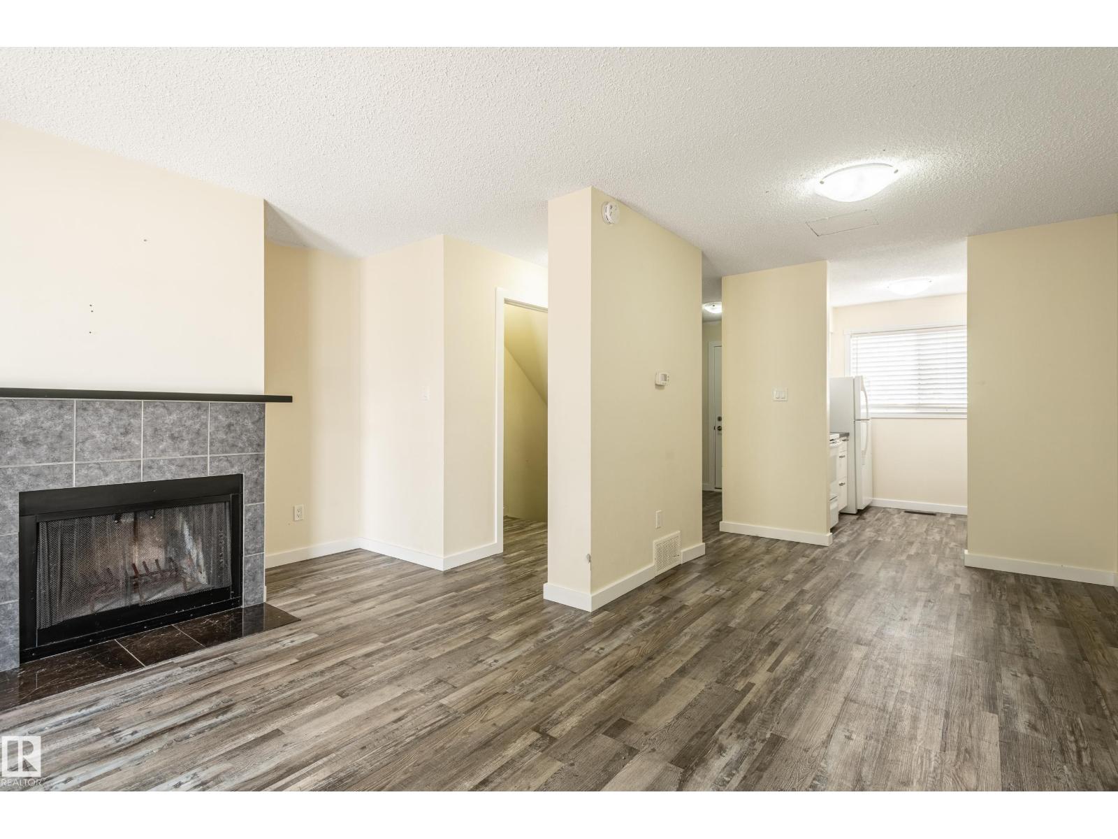 Photo 17 of 105 14707 53 Av Nw, Edmonton AB