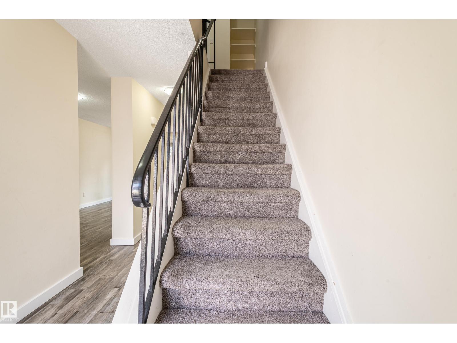 Photo 6 of 105 14707 53 Av Nw, Edmonton AB