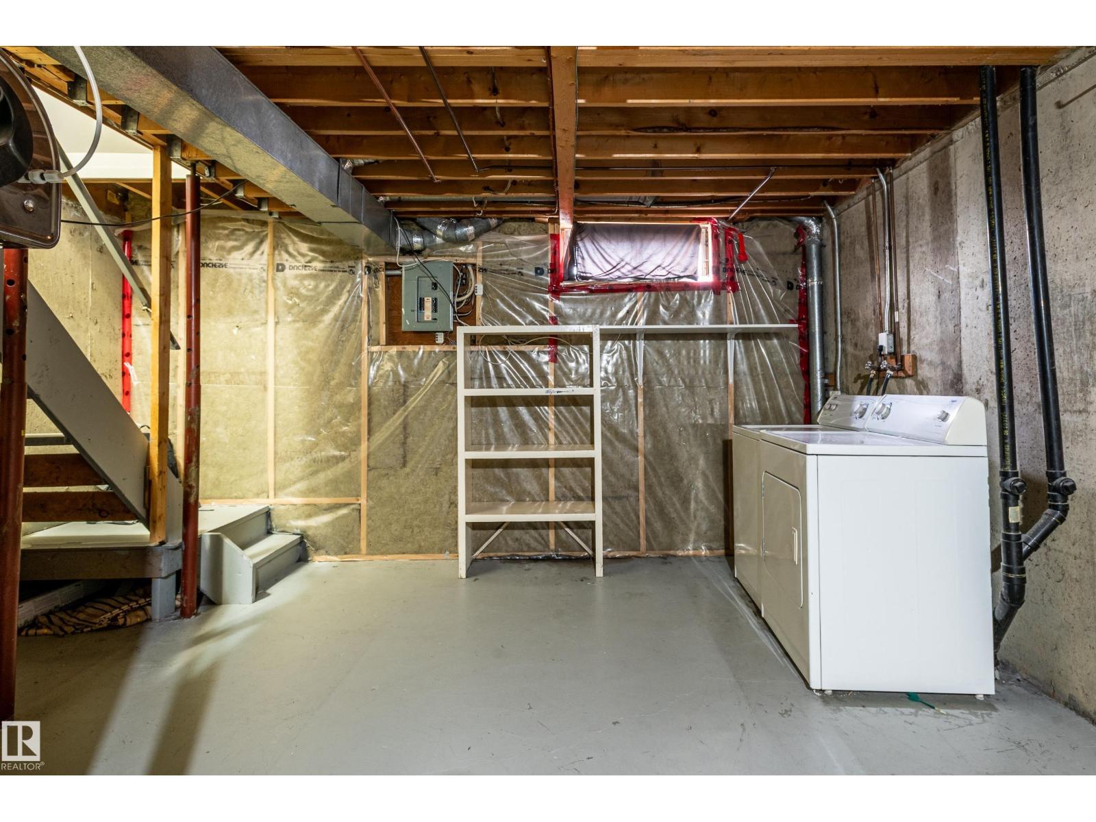 Photo 15 of 105 14707 53 Av Nw, Edmonton AB