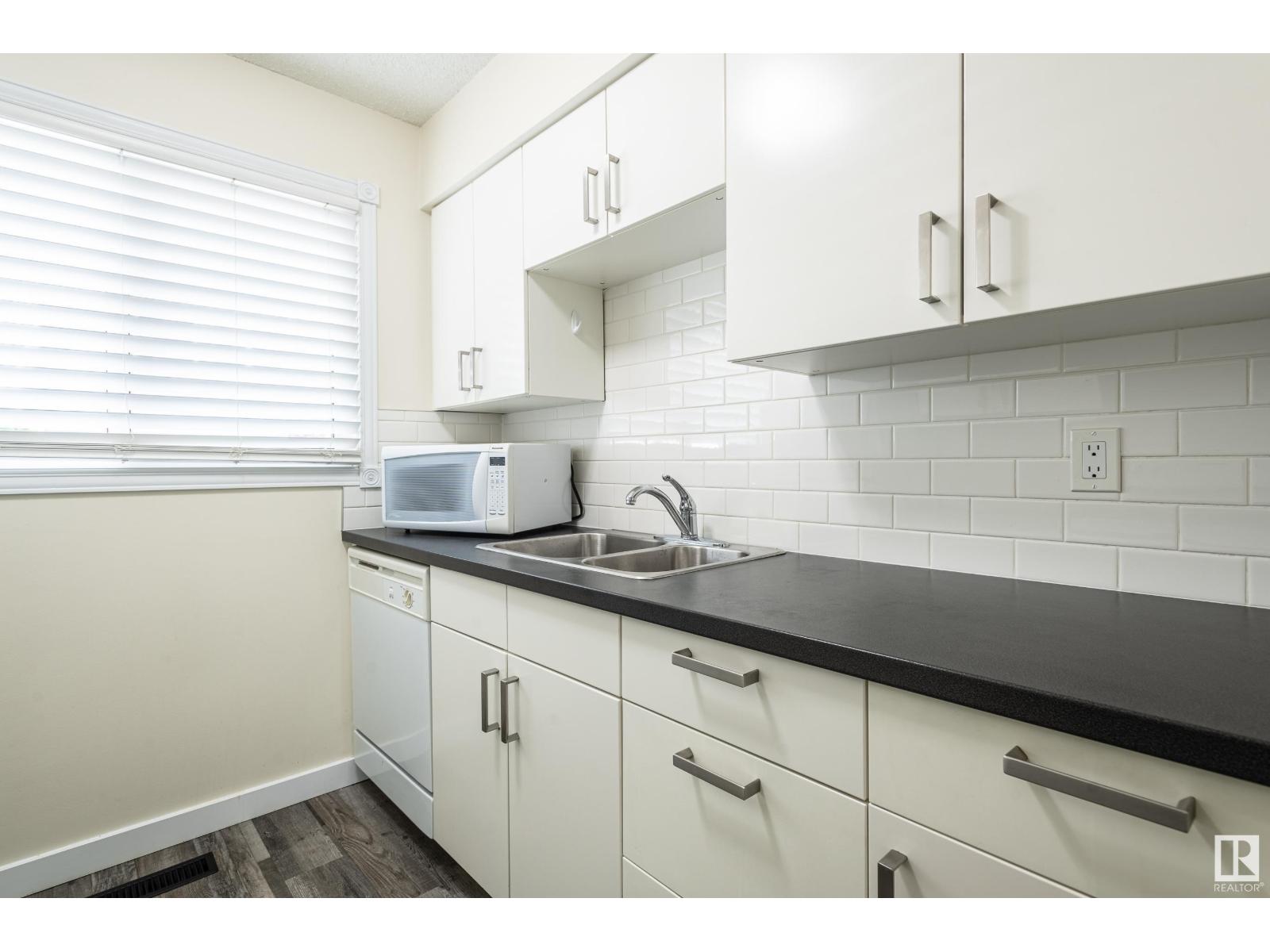 Photo 27 of 105 14707 53 Av Nw, Edmonton AB