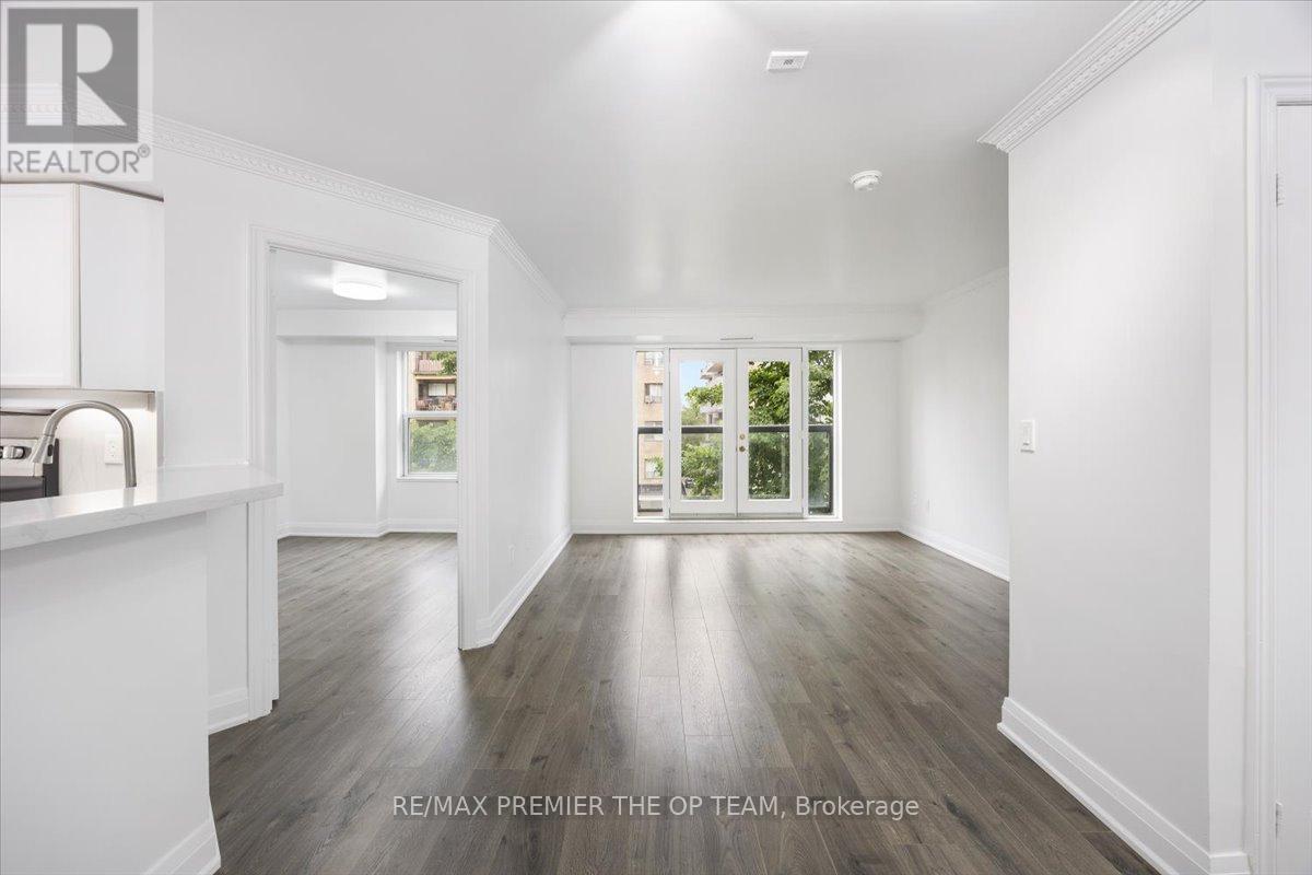 Photo 32 of 401 800 Spadina Road, Toronto ON