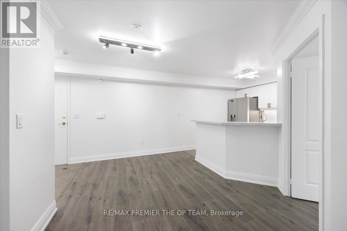 Photo 2 of 401 800 Spadina Road, Toronto ON