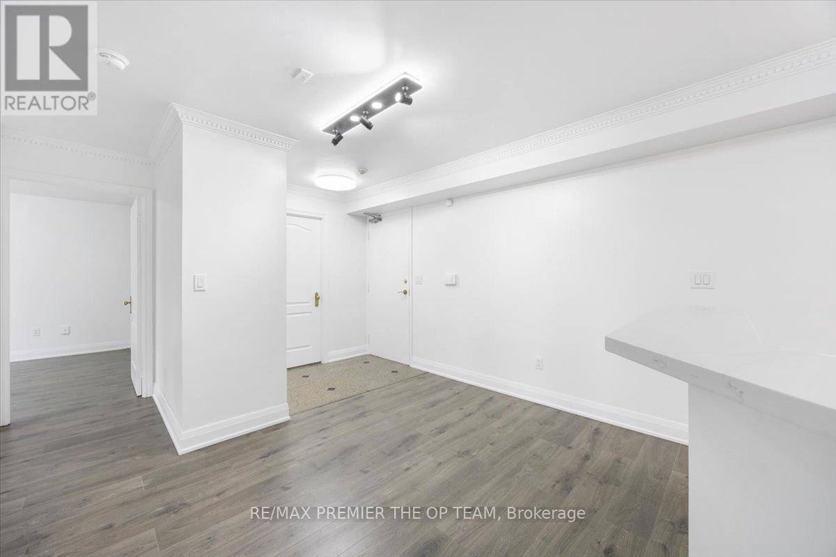 Photo 17 of 401 800 Spadina Road, Toronto ON