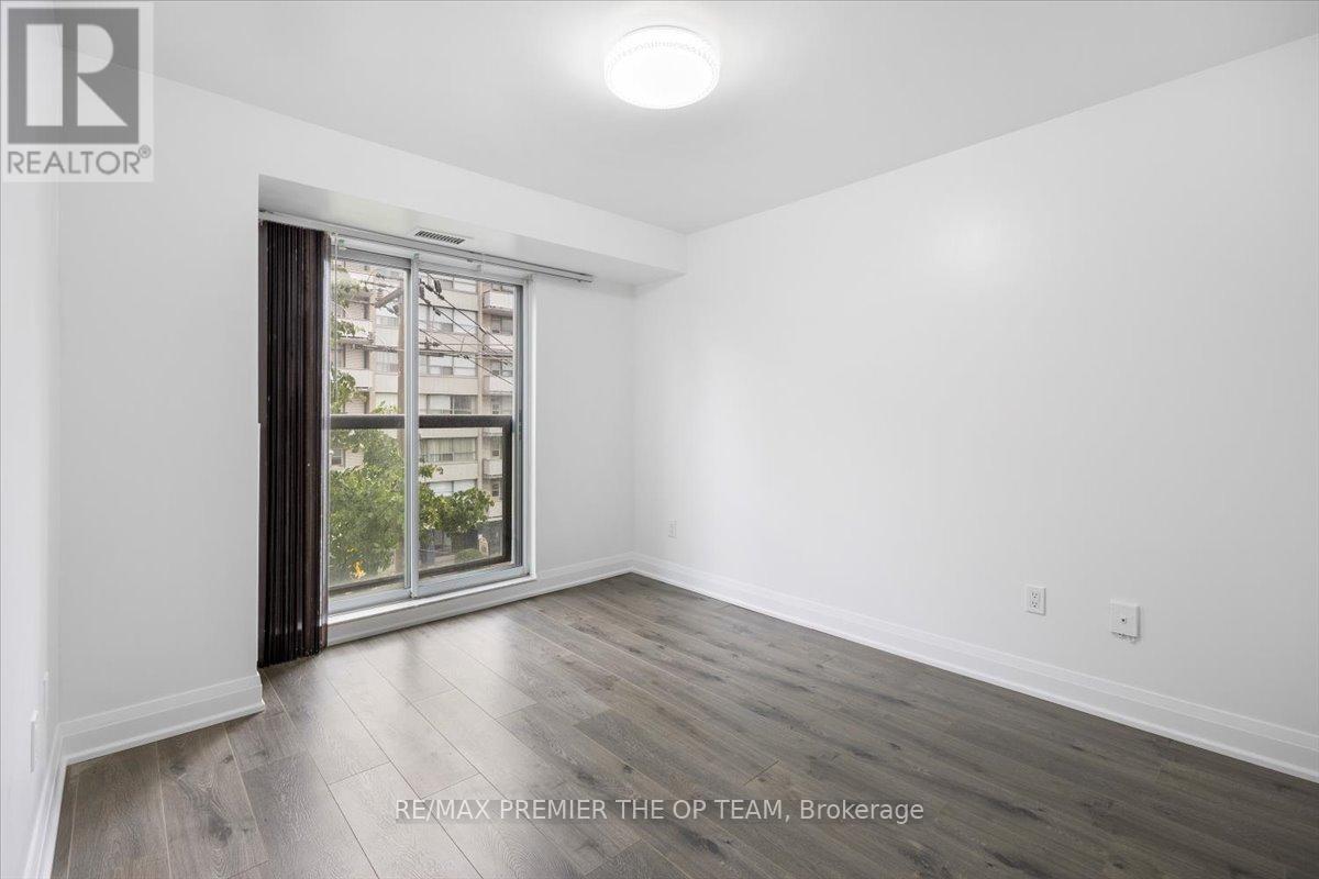 Photo 18 of 401 800 Spadina Road, Toronto ON