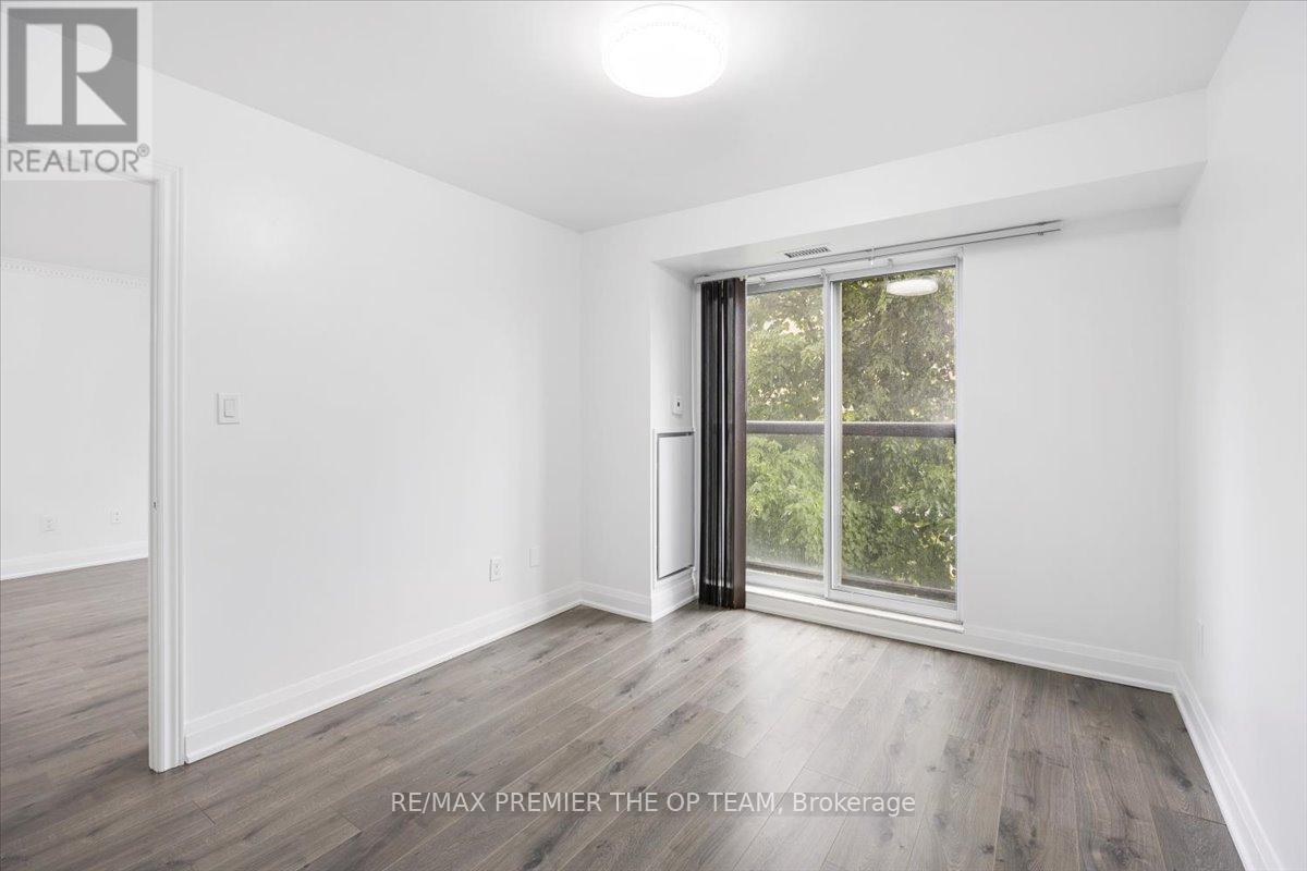 Photo 8 of 401 800 Spadina Road, Toronto ON