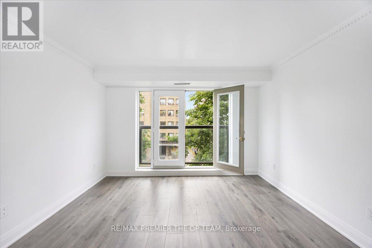 Photo 14 of 401 800 Spadina Road, Toronto ON