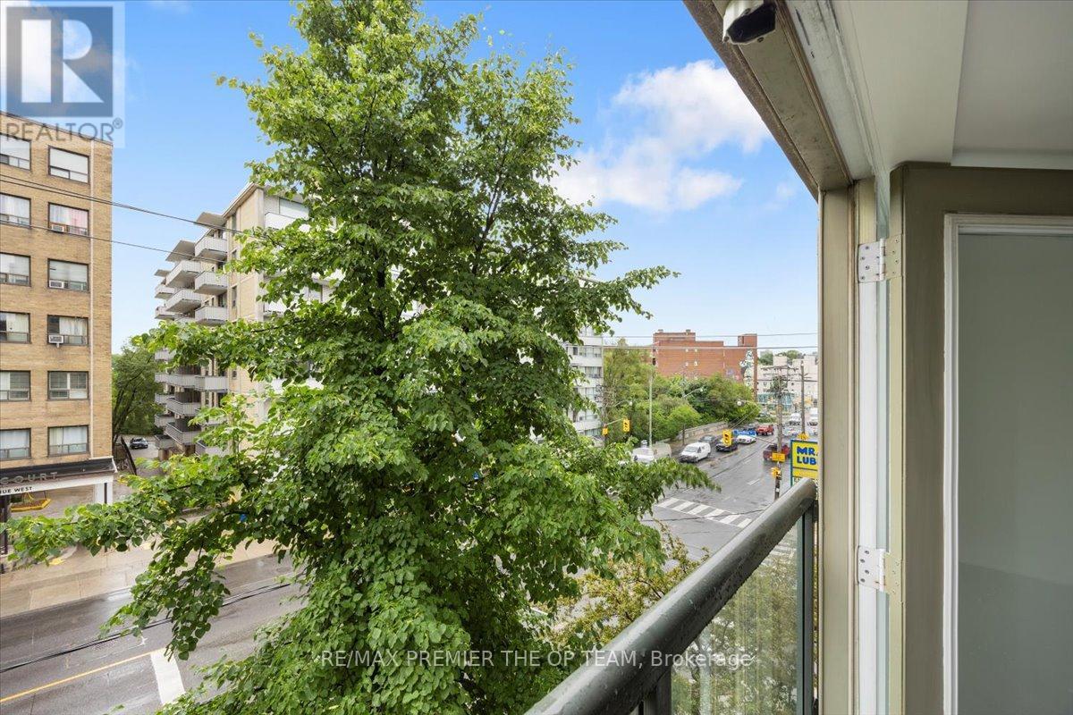 Photo 24 of 401 800 Spadina Road, Toronto ON