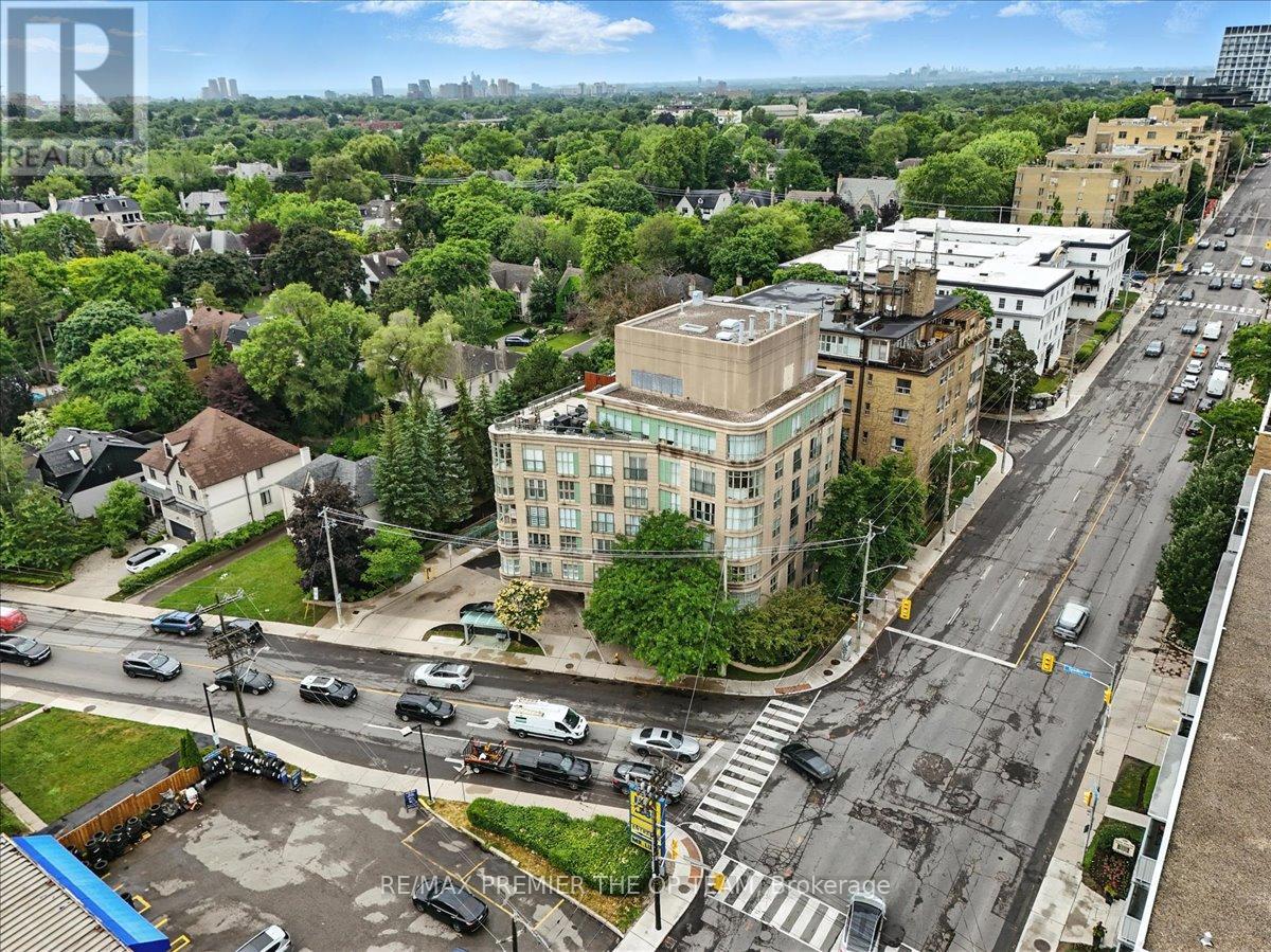 Photo 22 of 401 800 Spadina Road, Toronto ON