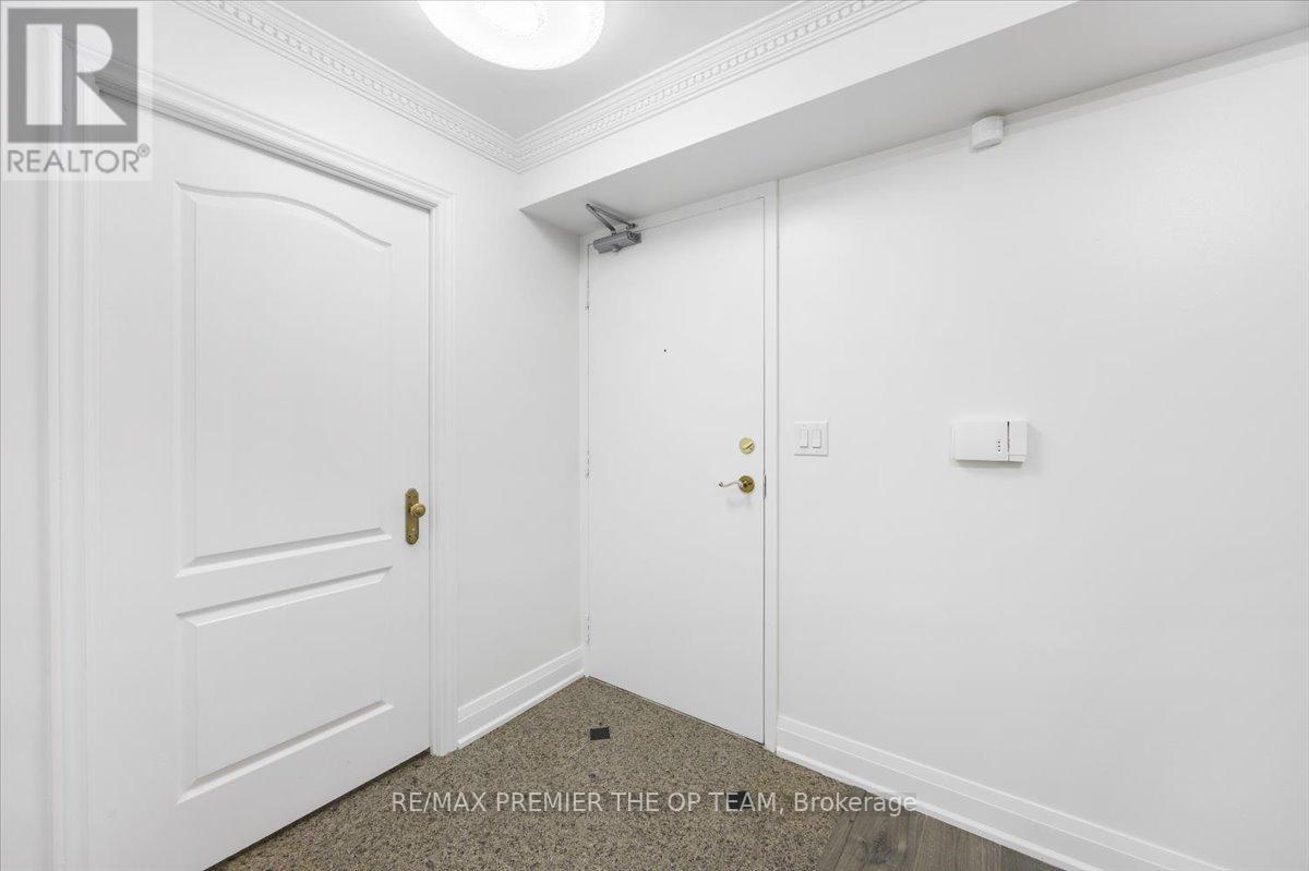 Photo 7 of 401 800 Spadina Road, Toronto ON