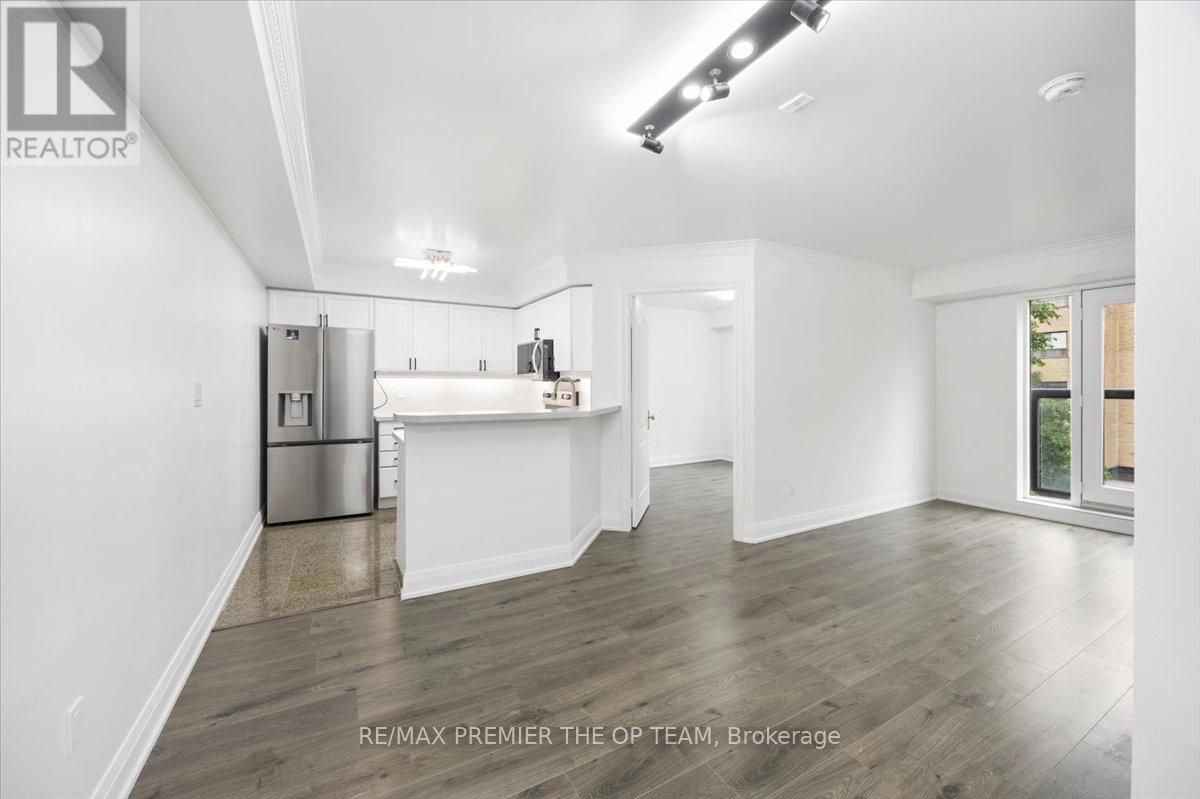 Photo 30 of 401 800 Spadina Road, Toronto ON
