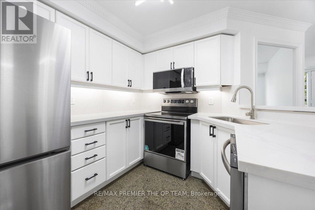 Photo 13 of 401 800 Spadina Road, Toronto ON
