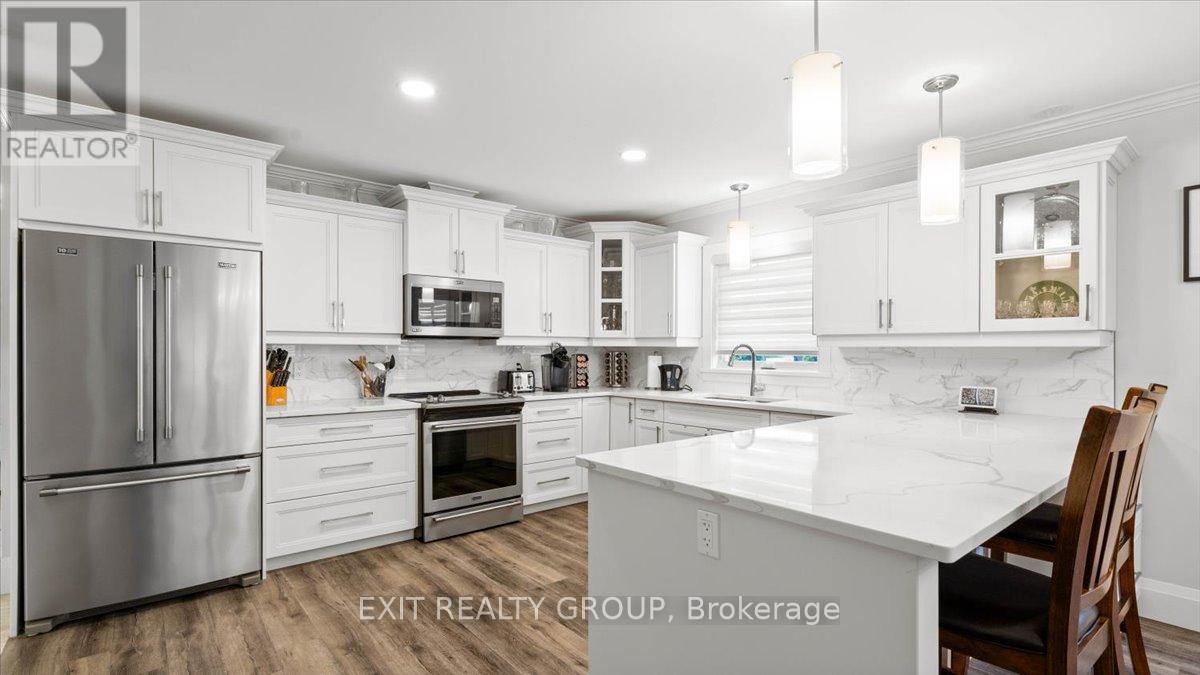 Photo 9 of 136 Raglan Street, Brighton ON