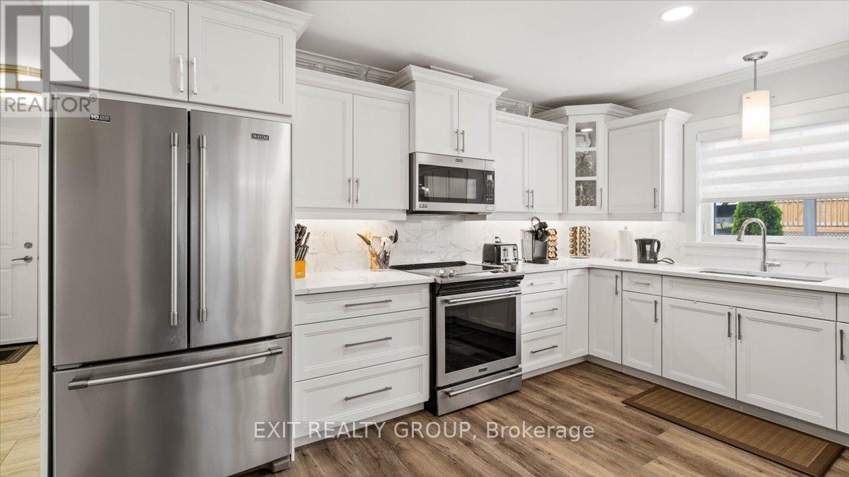 Photo 8 of 136 Raglan Street, Brighton ON