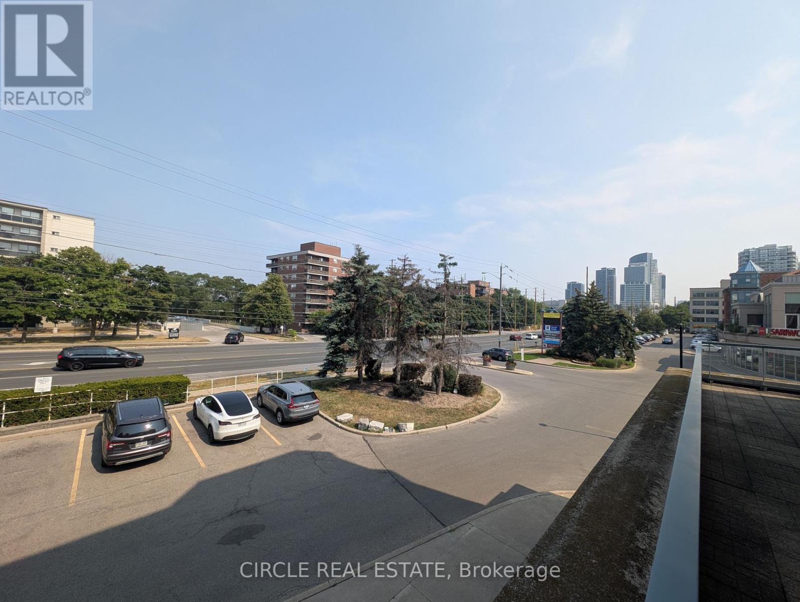 Photo 23 of 112 7398 Yonge Street, Vaughan ON