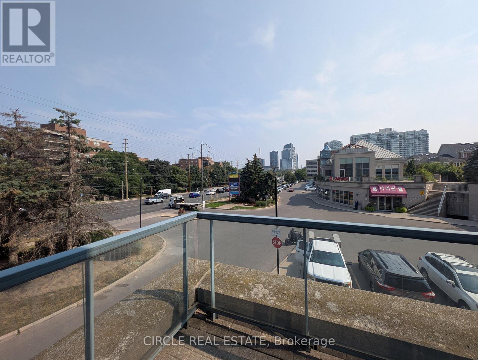 Photo 3 of 112 7398 Yonge Street, Vaughan ON