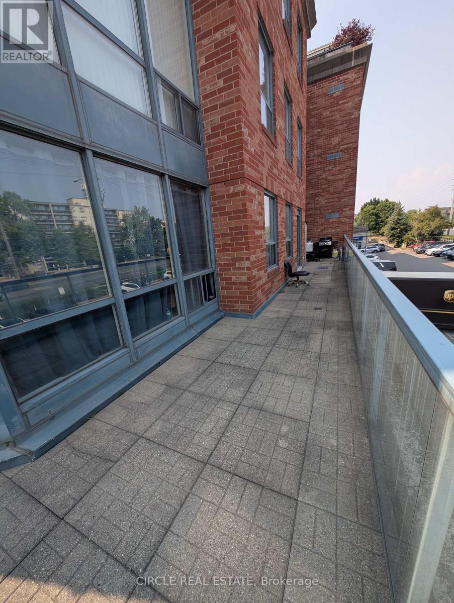 Photo 15 of 112 7398 Yonge Street, Vaughan ON