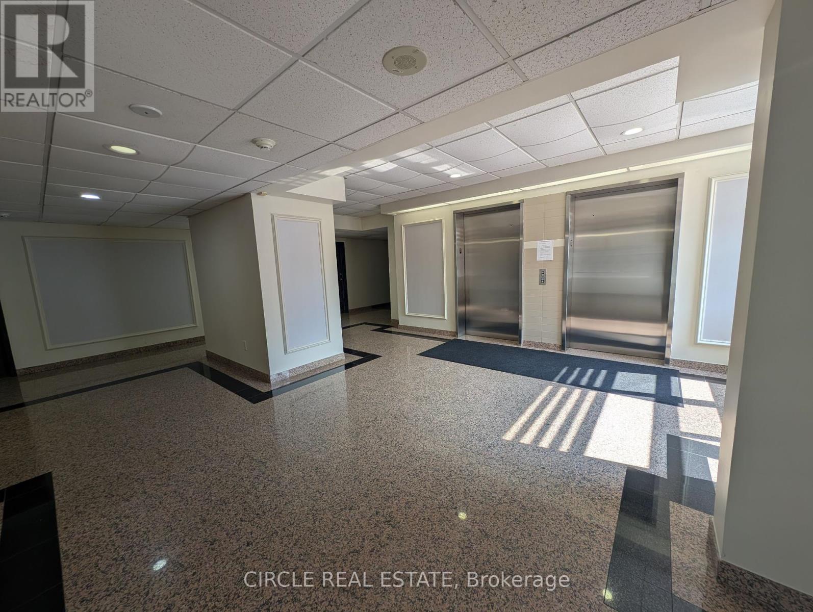 Photo 8 of 112 7398 Yonge Street, Vaughan ON