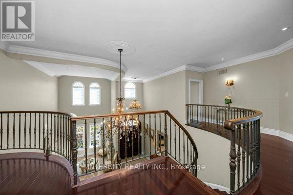 Photo 23 of 118 Park Ridge Drive, Vaughan ON