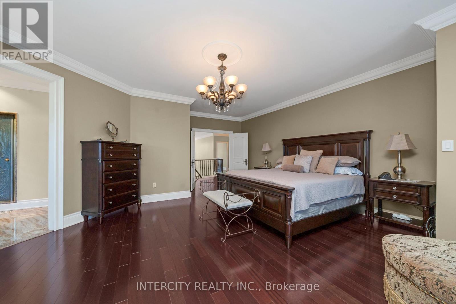 Photo 21 of 118 Park Ridge Drive, Vaughan ON