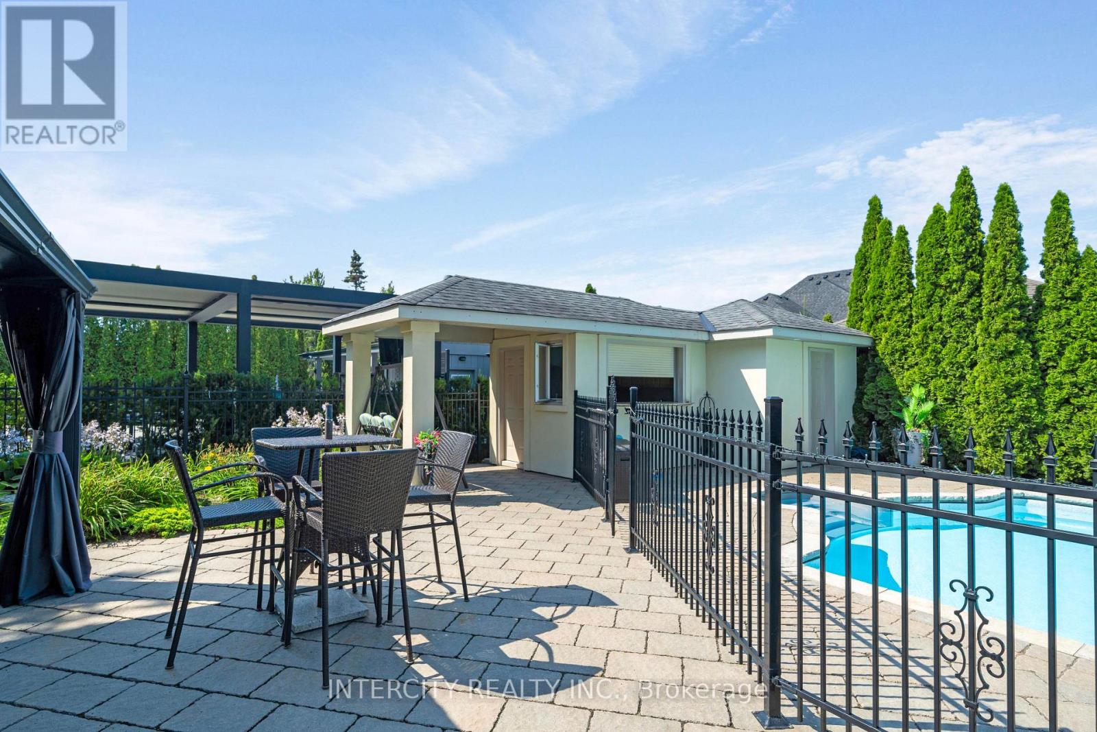 Photo 37 of 118 Park Ridge Drive, Vaughan ON